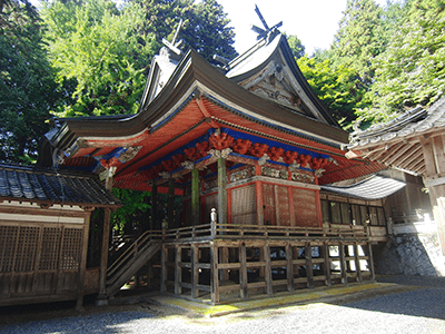 亀鶴山八幡神社